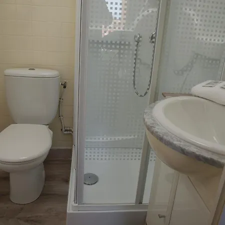 Hotel - Les Sirènes 2*