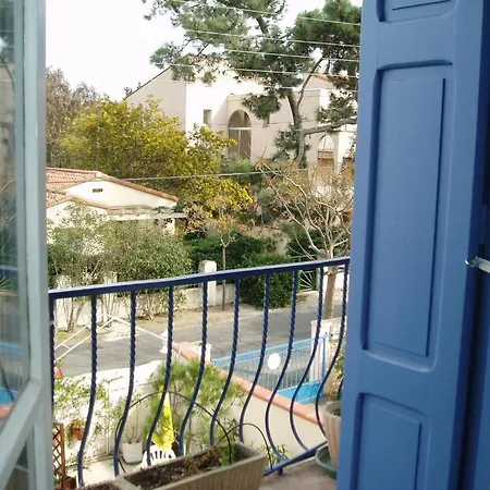 - Les Sirènes