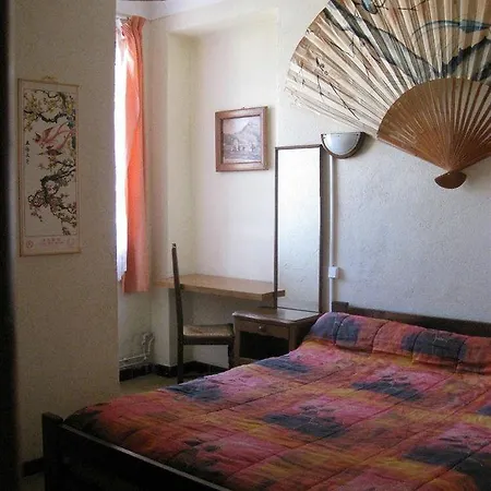 Les Sirenes Hotel 2*